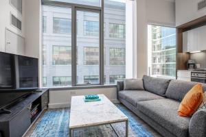 Rincon Hill 1BR w Gym Open-Air Hot Tub nr SVB SFO-204