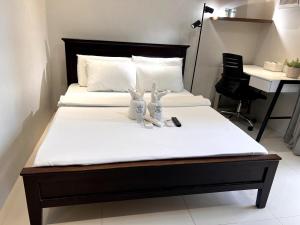 Bamboo Bay T1 unit 3U studio Internet Netflix