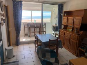 F2 en front de mer à narbonne plage