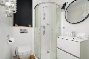 Klimatyczne i Nowoczesne Studio Very Berry w Poznaniu by Noclegi Renters