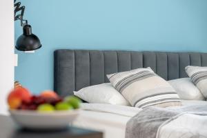 Klimatyczne i Nowoczesne Studio Very Berry w Poznaniu by Noclegi Renters