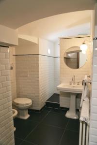 Spacious & Quiet Miracle in Trastevere