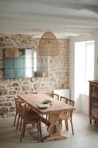 Maisons de vacances Maison renovee a 80m de la plage, charme et confort : Maison 5 Chambres