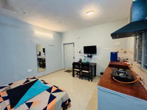 White House Beach Stay