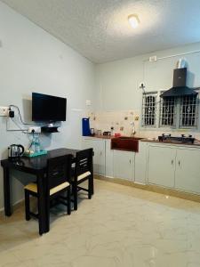 White House Beach HomeStay