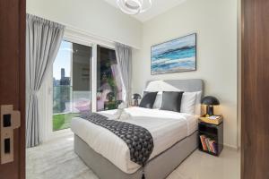 Stunning Burj View - Cozy 2BR - 5 min Dubai Mall