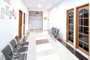 Aster Triplets Guest House JCM Mitra RedDoorz