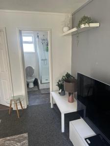 Cosy 1 Bedroom Bungalow Between Basildon & Wickford