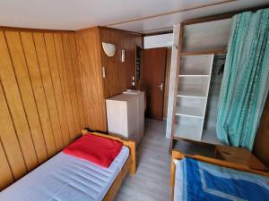 Villas Belle villa d-angle climatisee, residence TAMARIS, wifi, 2 chambres 4 couchages PORTIRAGNES PLAGE LRTAMM1 : photos des chambres