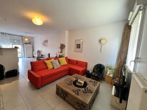 BEAUTOUR VERTOU 4 people Wi-Fi TV 1 parking space