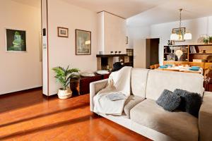 VILLA VALESANA - Regarda Travel