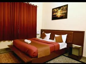 PLAY V3 HOTEL tapovan - Tapovan