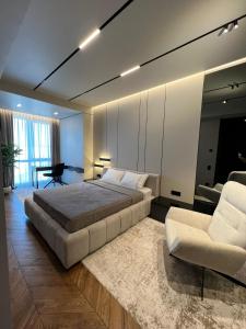 Royal Class of the City centre-Adults Only