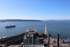 Your Waterfront & Pike Place Stay!