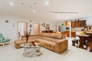 Family's Apartment by Just Houses Srl - Magorano