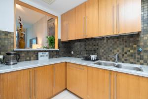 Vacay Lettings - Marina View - Iris Blue Dubai Marina
