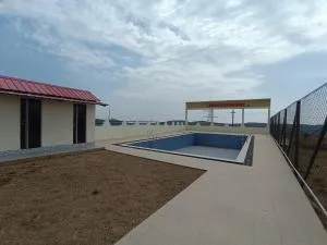 Serene Resort - 乞拉朋齐