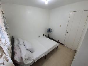 Cozy Secured Transient House near Robinsons Mall L10