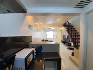 Cozy Secured Transient House near Robinsons Mall L10