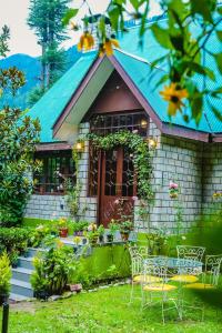 Pebbles Cottage by EdenHomes