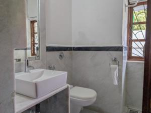 Beachfront mansion with pool