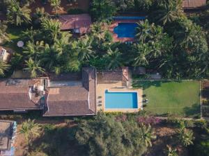 Beachfront mansion with pool