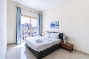 RH- Bright 1BR in JVC, near Circle mall