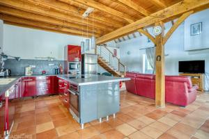 Maisons de vacances Authentic Charming House WIFI Swimming Pool 10 ppl : photos des chambres