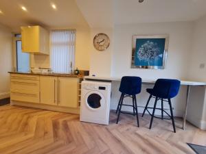 Stylish & Comfortable 4 bedroom home in Merthyr Tydfil