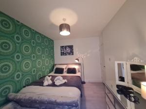 Stylish & Comfortable 4 bedroom home in Merthyr Tydfil