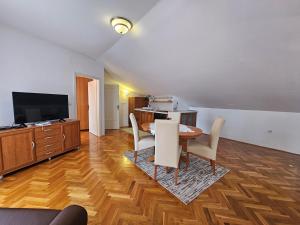 VISNJA NV 5 - Apartment for 5 persons, balcony with sea view