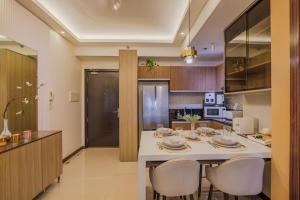 EC Suites Modern 1Br Suite w Balcony in Pasay