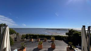 Villa front Bassin, accès plage privée, piscine