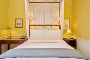Petite Double Room room in Roseate House London