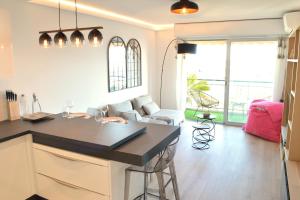 Appartement 2P vue mer Antibes