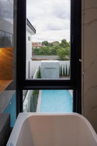 CNX pool villa near old city