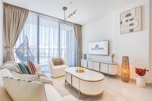 Exquisite Brand New Home in the heart of JVC