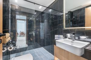 Exquisite Brand New Home in the heart of JVC