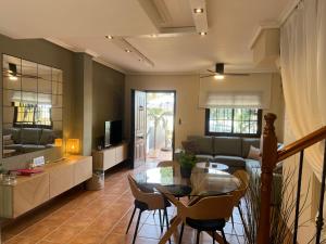 Casa Rodasa - 2 bedrooms, roof terrace, Airco, Front-terrace, Back-Patio, communal pool, etc