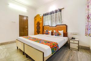 FabHotel Astoria House - Near Central Park