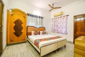 FabExpress Astoria House - kolkata