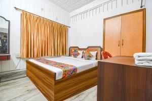 FabHotel Astoria House - Near Central Park