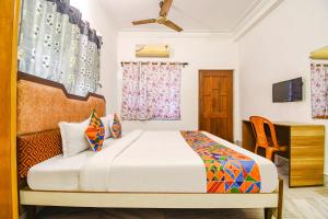 FabHotel Astoria House - Near Central Park