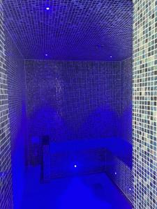 A short walk to Par Beach & coastal paths, On-site facilities. Pets welcome