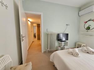 OLYMPIC Perfect Base to Explore Athens, Central Penthouse near metro and train