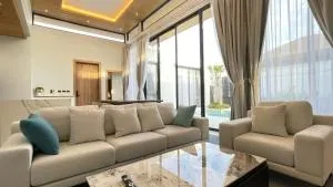 Villa Zayana - Luxurious 4BR Hideaway with Private Pool and Concierge - Ban Bo Rae