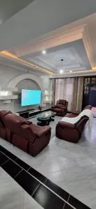 Pthomes Official - Mutomo