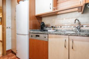 Cozy getaway with pool, close to the beach by REMS