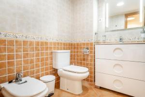 Cozy getaway with pool, close to the beach by REMS