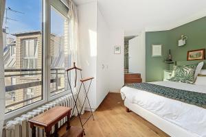 Superb apartment with large terrace in the XVIe